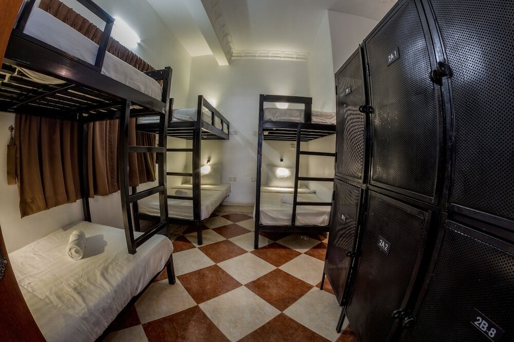 Фото Poolside Villa - Hostel