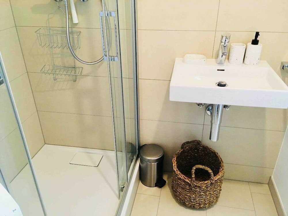 Фото Large Art Deco Flat 100m2 in City Center - Parking