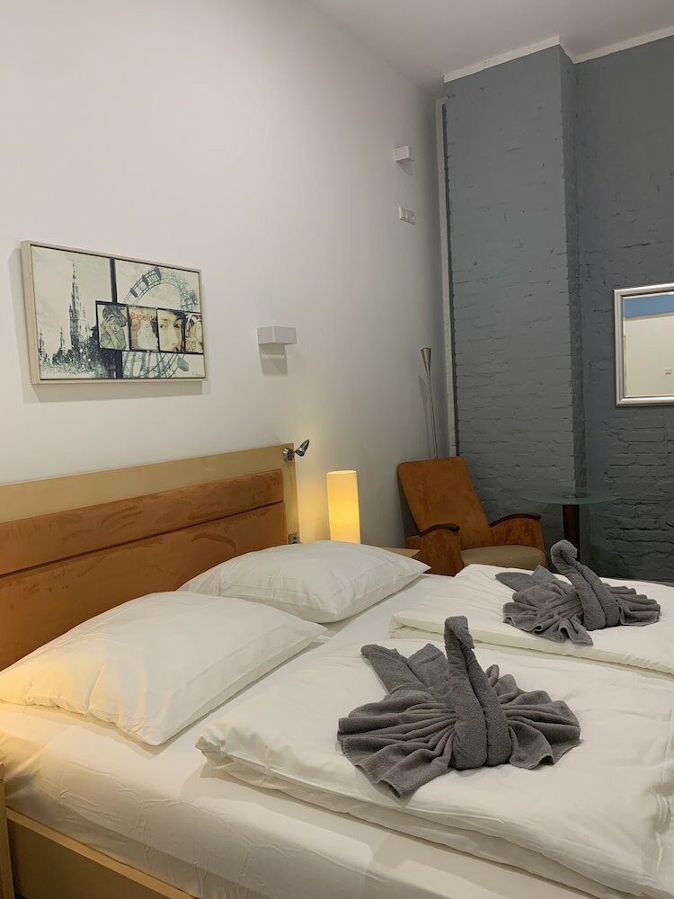 Фото Lovely Rooms Next to the Trainstation Wg