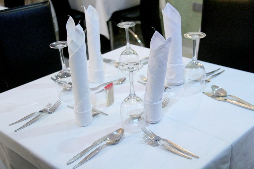 Фото Queensgate Continental Hotel and Suites