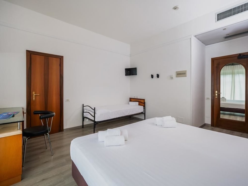 Фото Hotel Continental Rimini