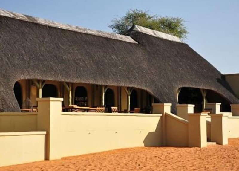 Гостиница Zebra Kalahari Lodge