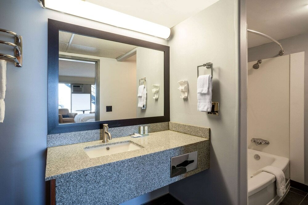 Фото Thriftlodge by Wyndham Regina North