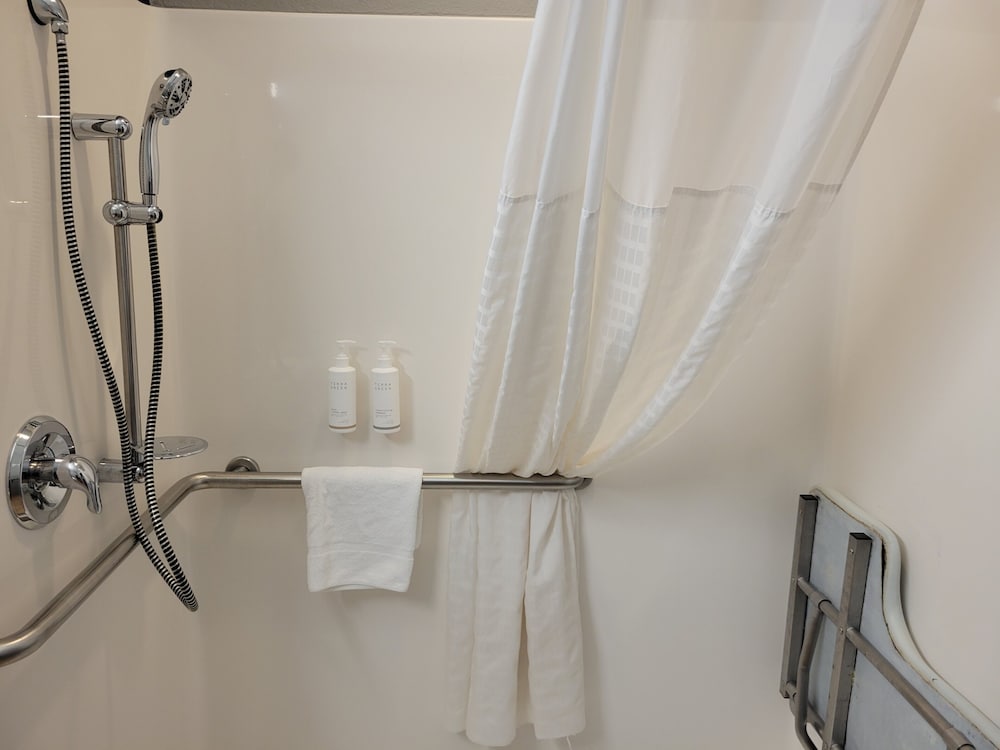 Фото Microtel Inn & Suites by Wyndham Council Bluffs/Omaha