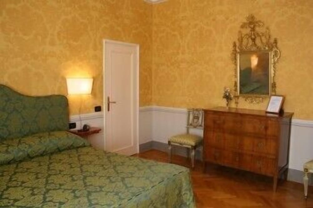 Фото Palazzo Tucci Residenza d'Epoca