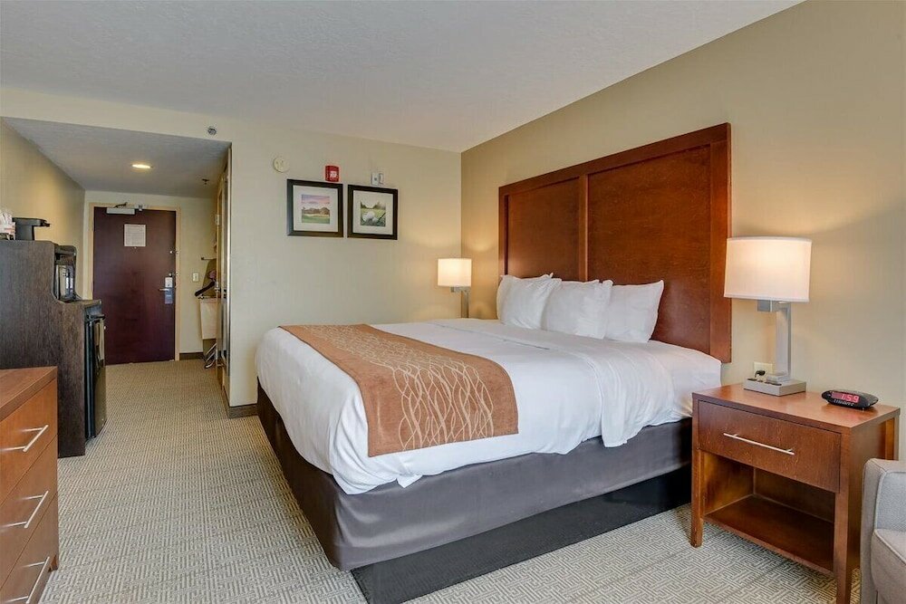 Фото Comfort Inn & Suites