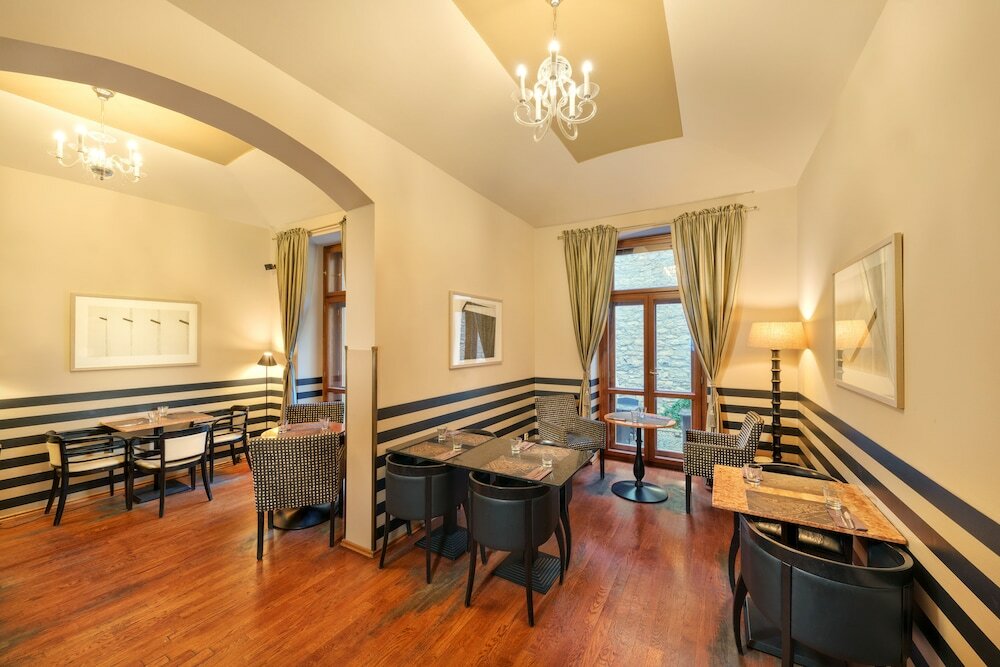 Фото Hunger Wall Residence