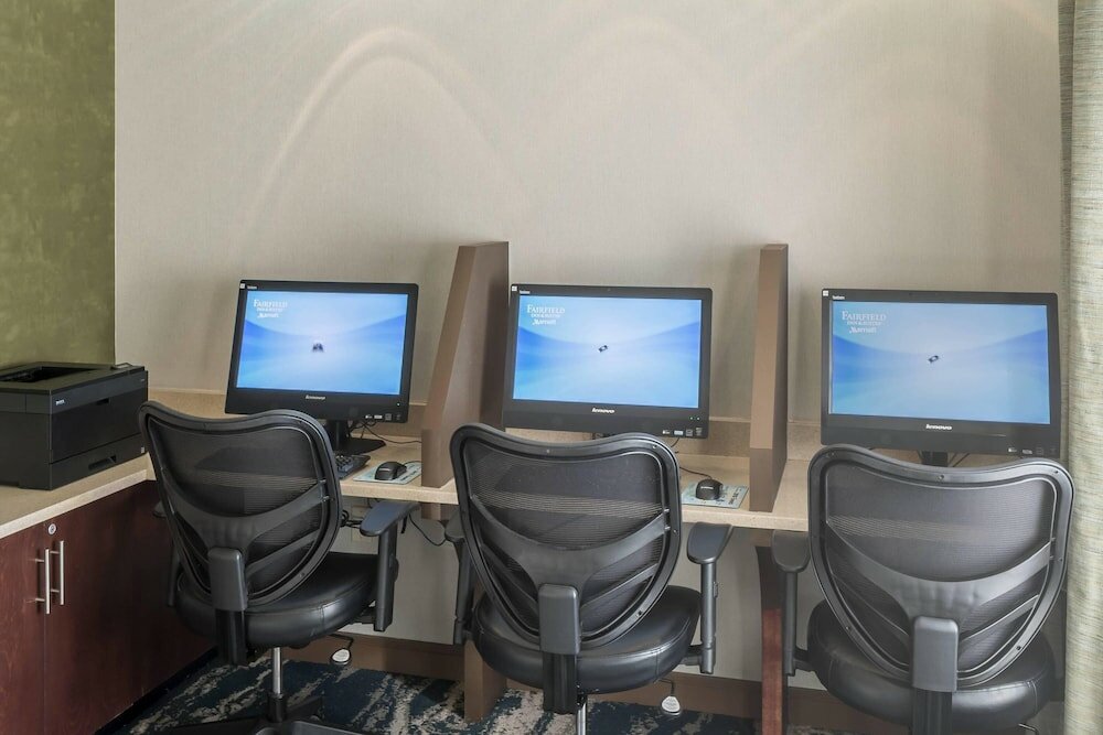 Фото Fairfield Inn & Suites by Marriott Orlando at SeaWorld