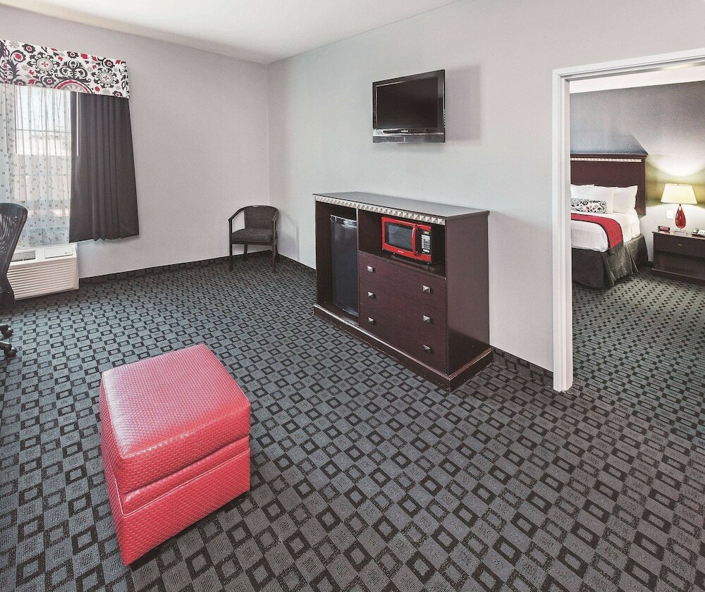 Фото La Quinta Inn & Suites by Wyndham Decatur