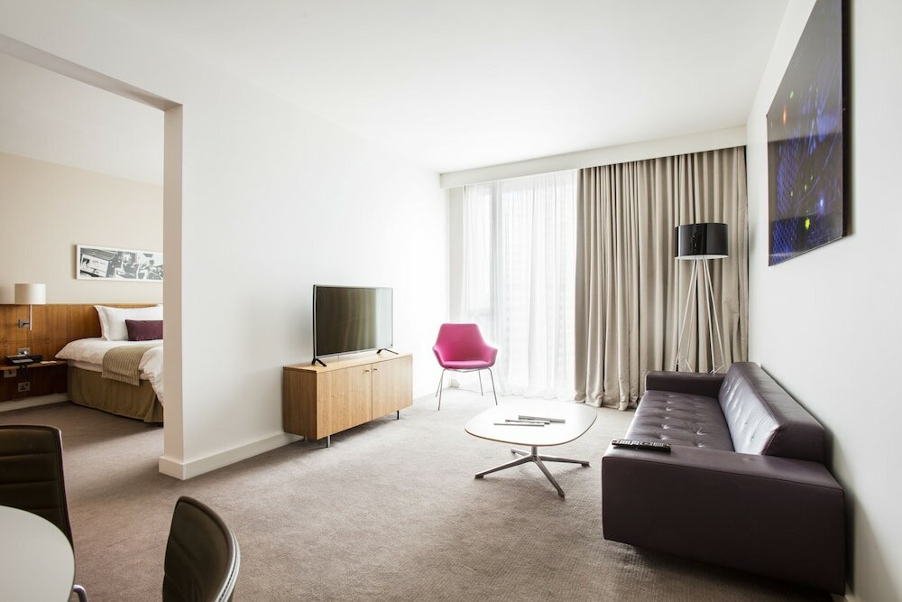 Фото DoubleTree by Hilton Hotel Leeds City Centre