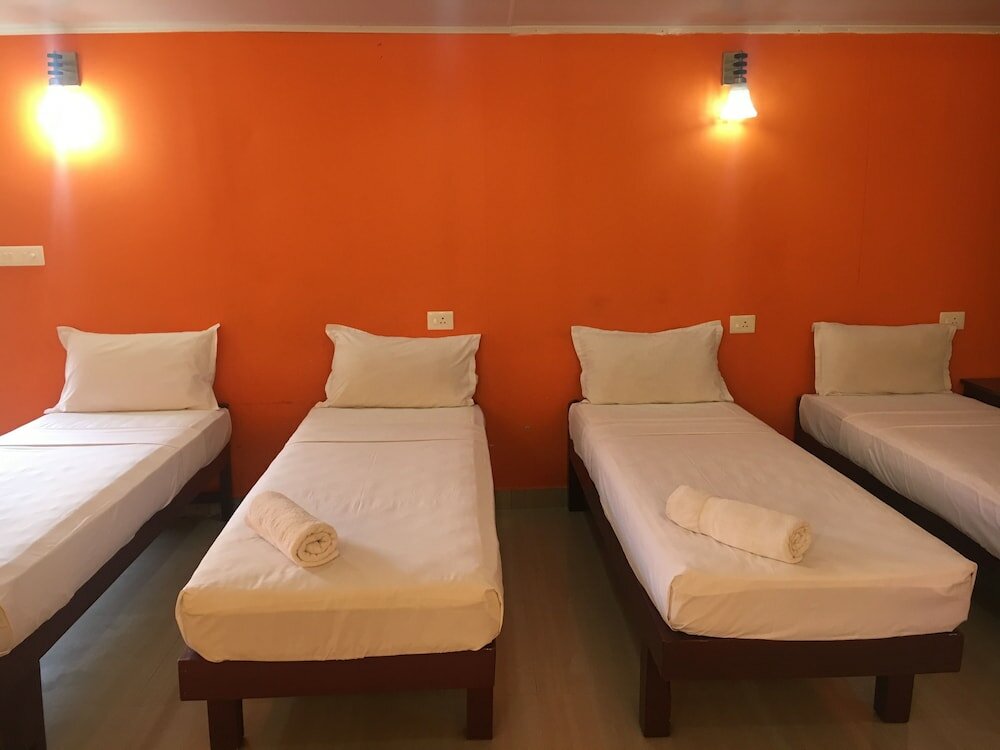 Фото New Kovalam Beach Hotel