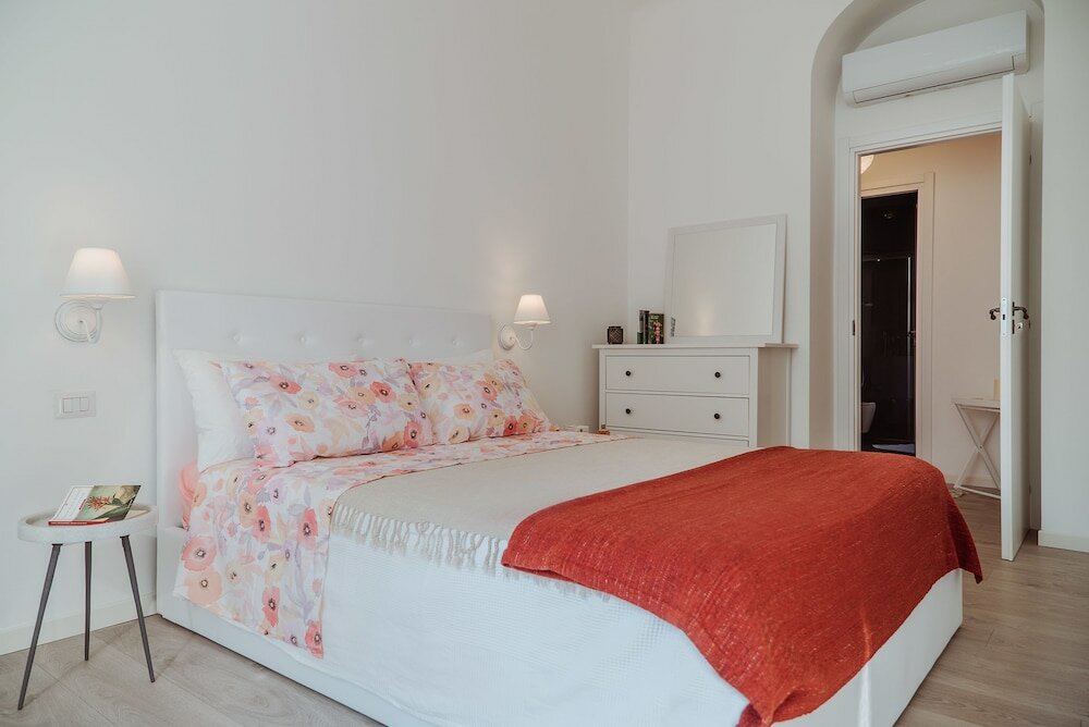 Фото Charming Milanese Apartments