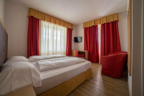 Гостиница Alpen Hotel Eghel