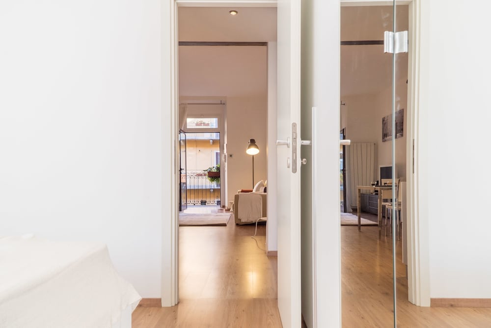 Фото Charming Milanese Apartments