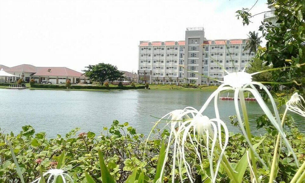 Фото Sotogrande Iloilo Hotel