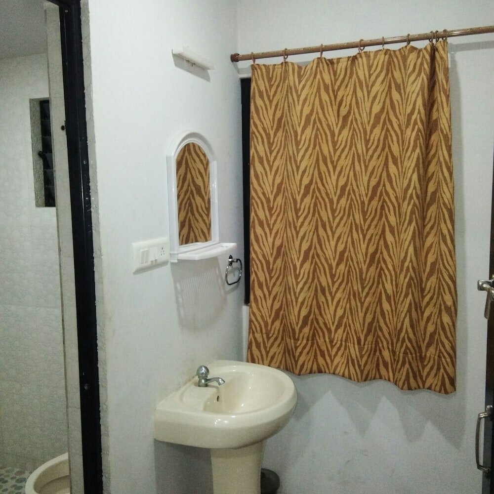 Фото Hiriz Hotel Dollar