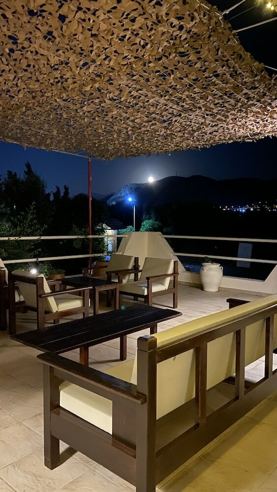 Фото Arion Stables & Apartments