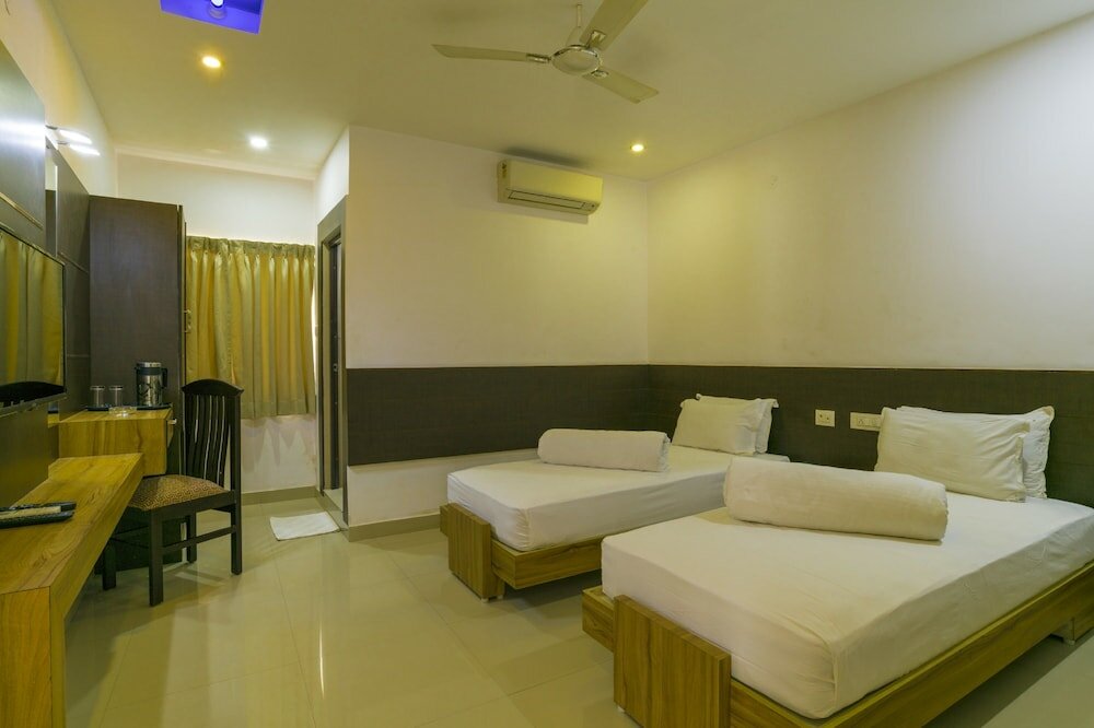 Фото Crescent Inn Navallur