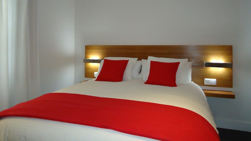 Фото Apartamentos Turisticos Mauror