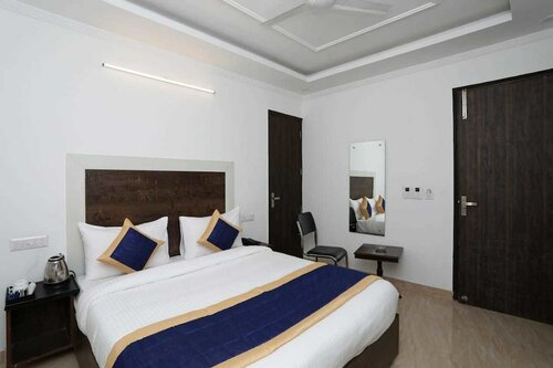 Гостиница Airport Hotel Ambience Inn в Дели