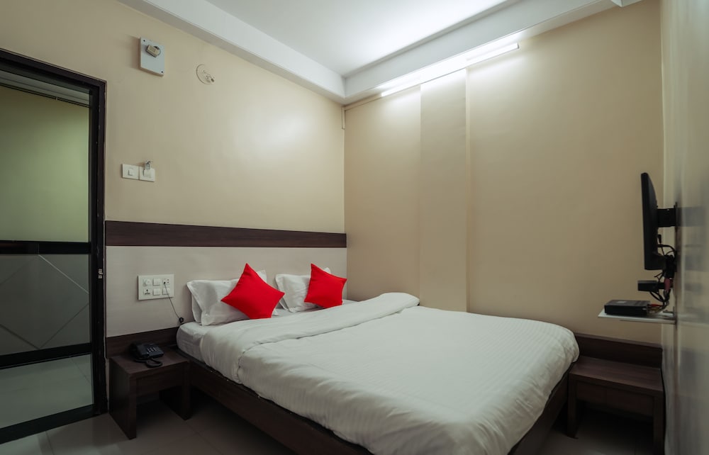Фото Hotel Aashish Deluxe Kolhapur