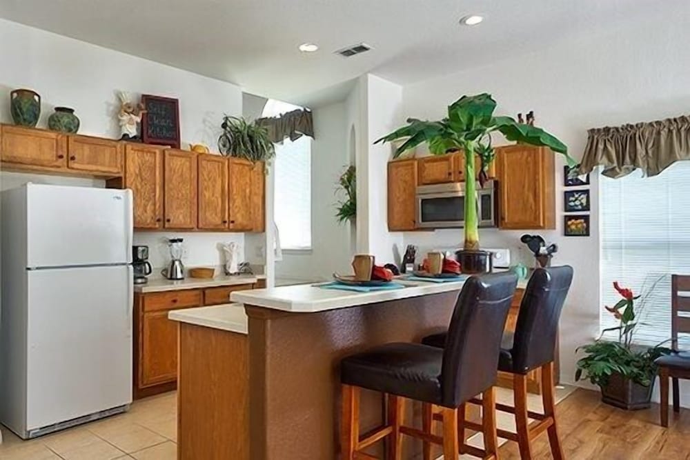 Фото Ov3231 - Marbella Resort - 5 Bed 3.5 Baths Villa