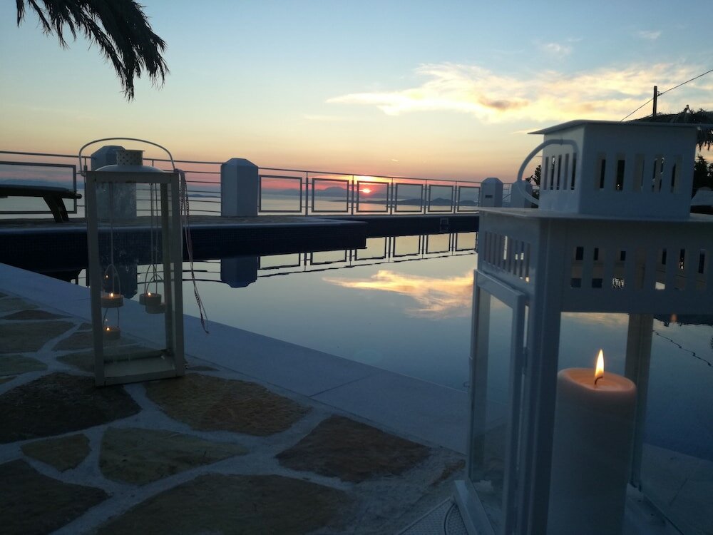 Фото Infinity Blue Suites