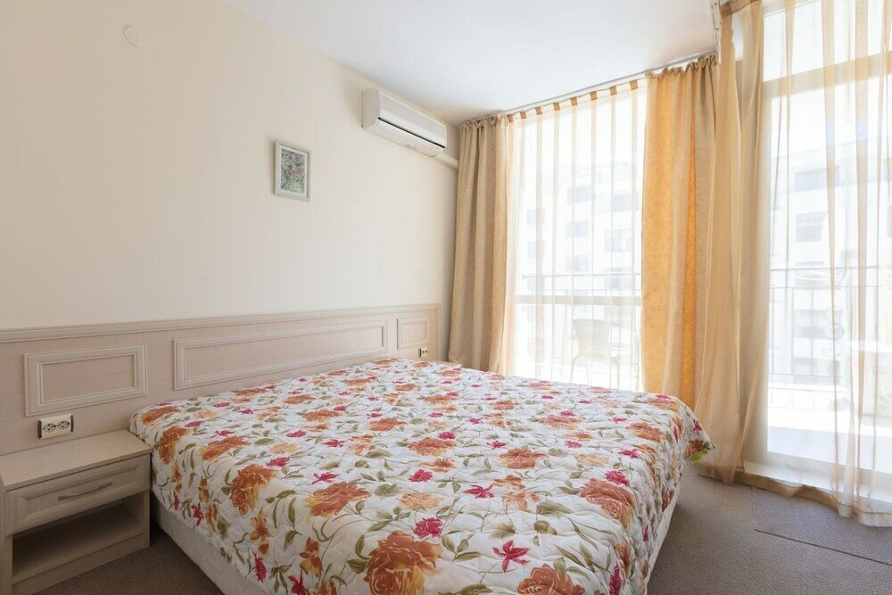 Фото One Bedroom Family Apartment with Balcony