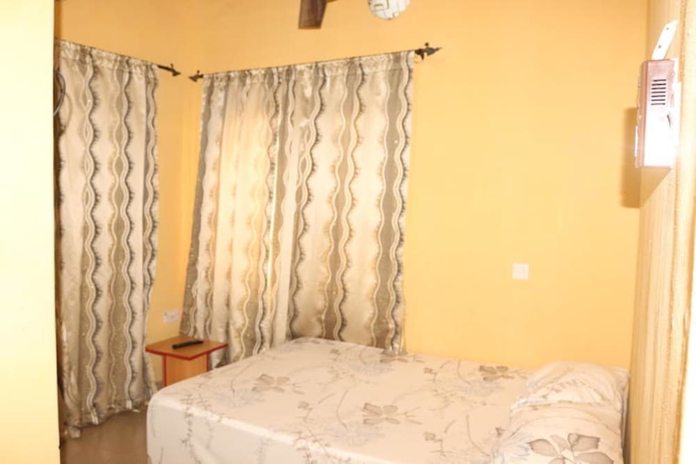 Фото JerryCare Hotel