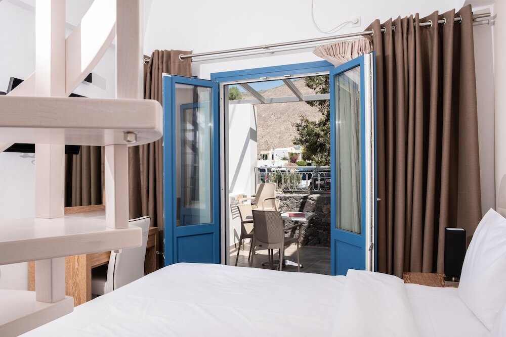 Фото Tristhenia Hotel