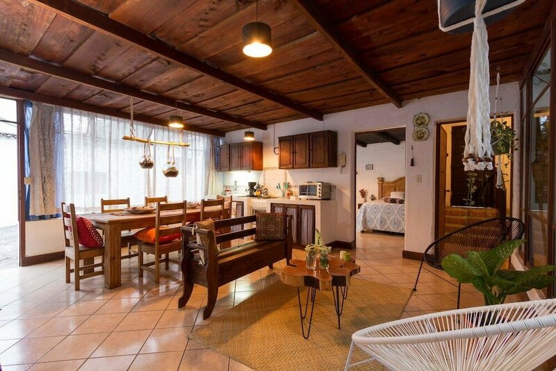 Гостиница Tamarindo Guest House