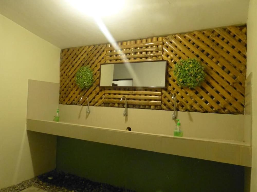 Фото His Capsule Hostel