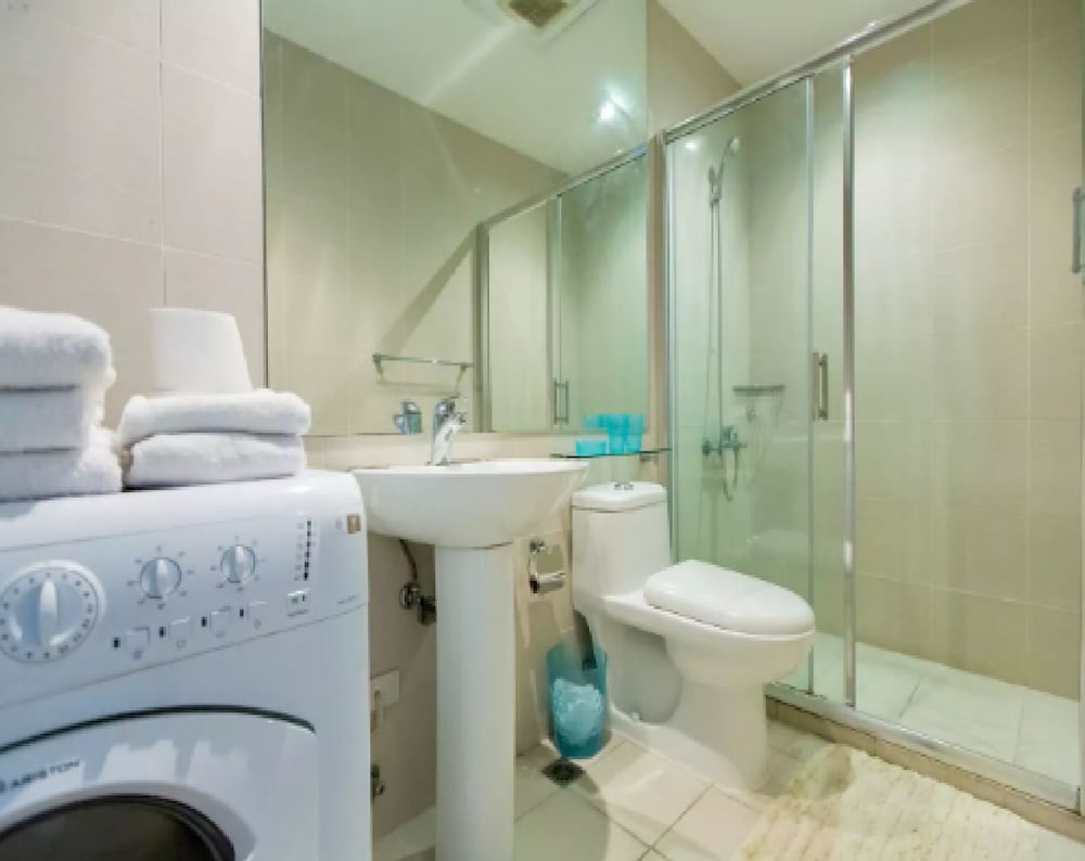 Фото 2 Bedroom Condo by Aubrey Paladin @ Gramercy Residences