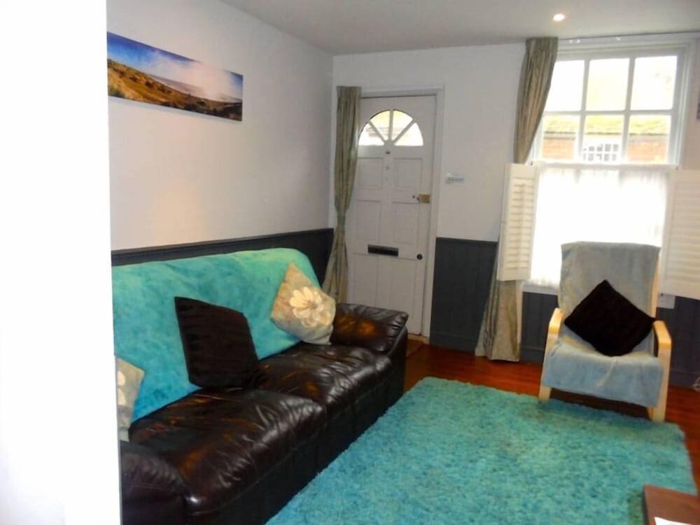 Фото Tower Cottage