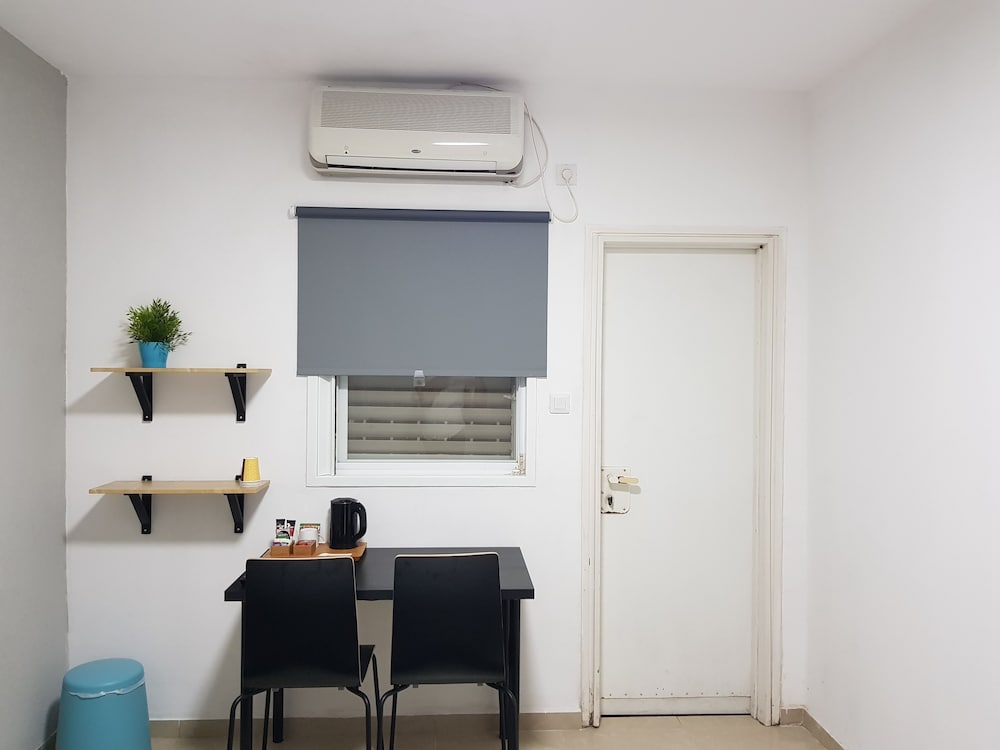 Фото Airport Guest House