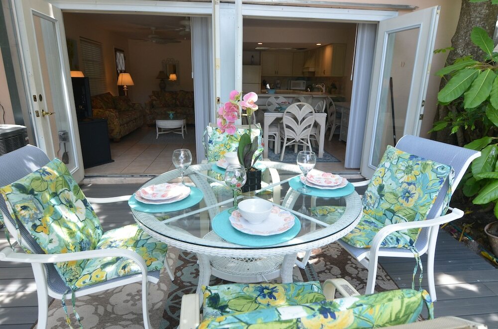 Фото Oasis at John's Pass Madeira Beach