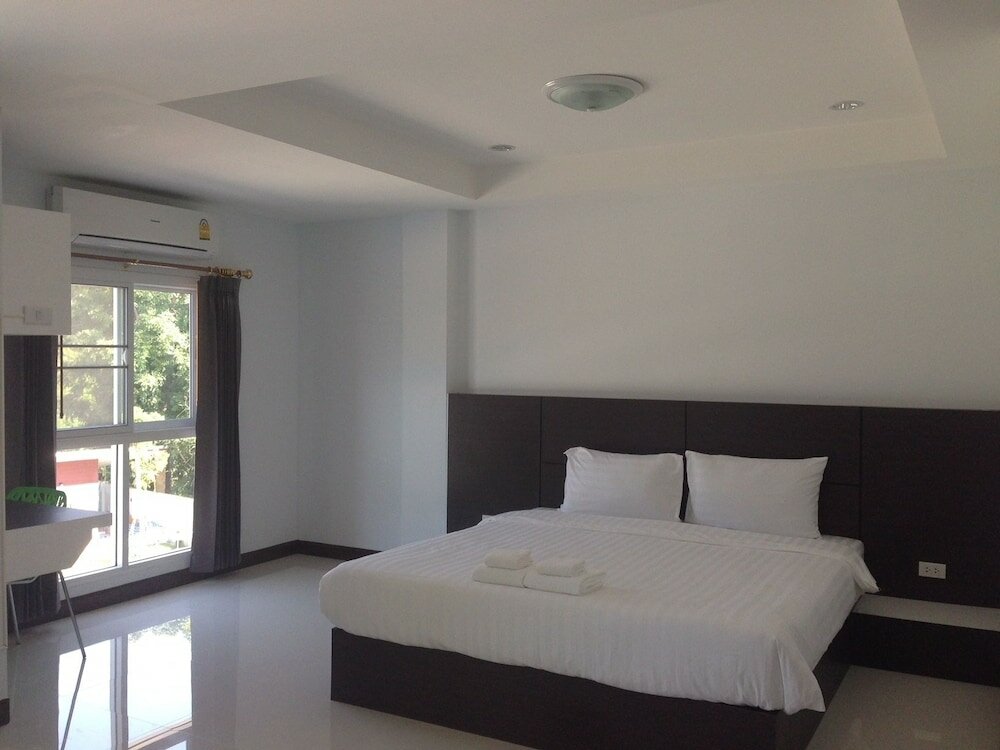 Фото Praiyanan Place Hotel