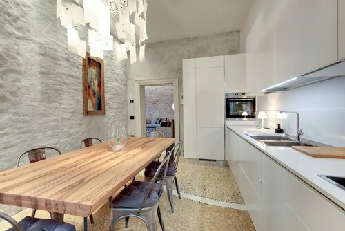 Жильё посуточно Stunning Modern Apartment in the Heart of Venice в Венеции