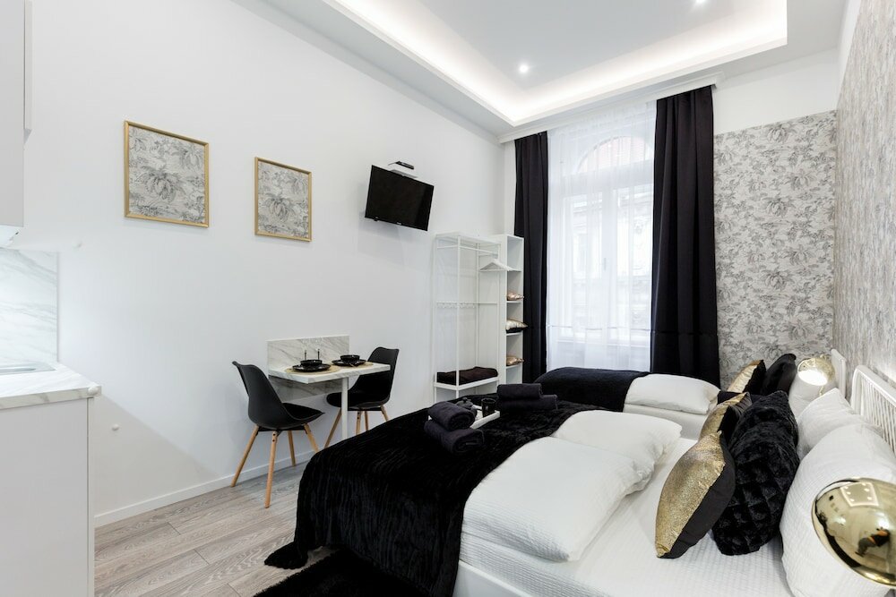 Фото Budapest Holidays Fashion