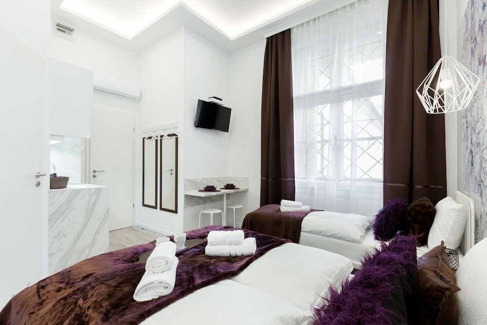 Фото Budapest Holidays Fashion