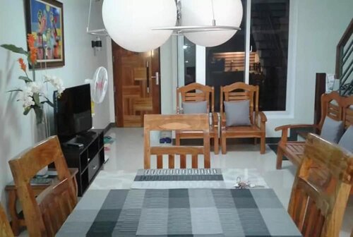Гостиница Alliyah's Townhouse в Кесон-Сити