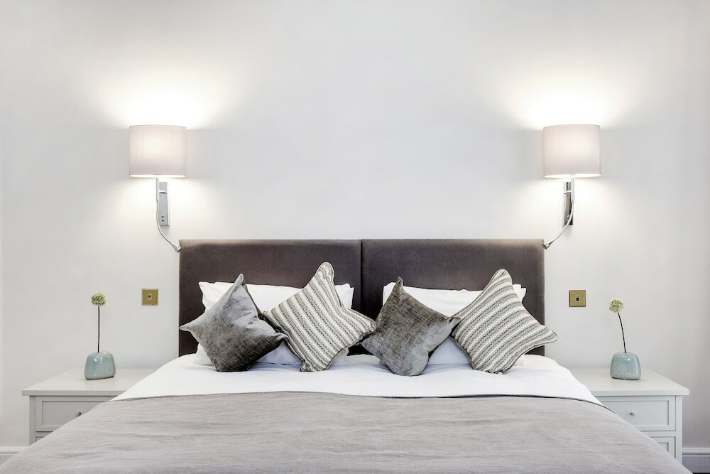 Фото Queensgate Court