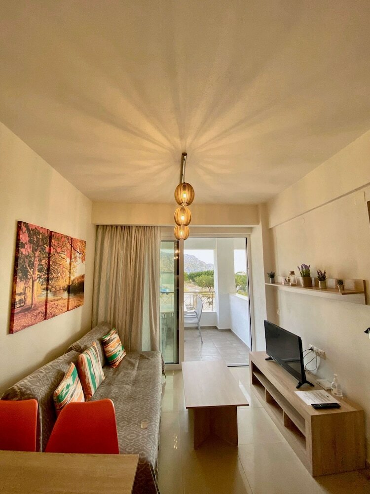 Фото Eirini & Manolis Apartments