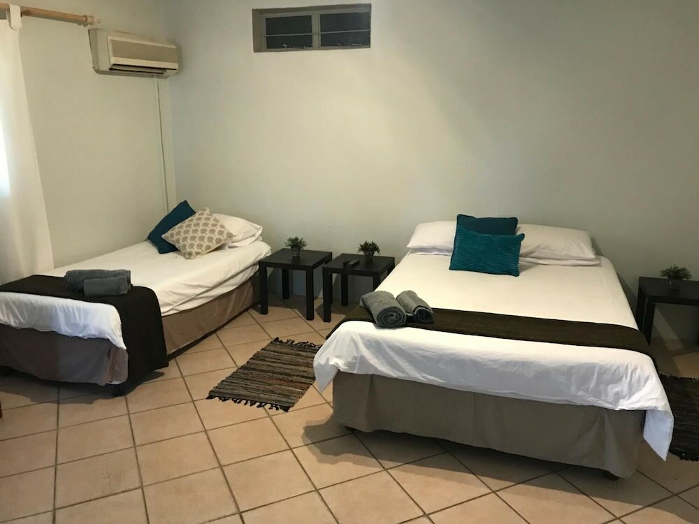 Фото Kololo Bed and Breakfast