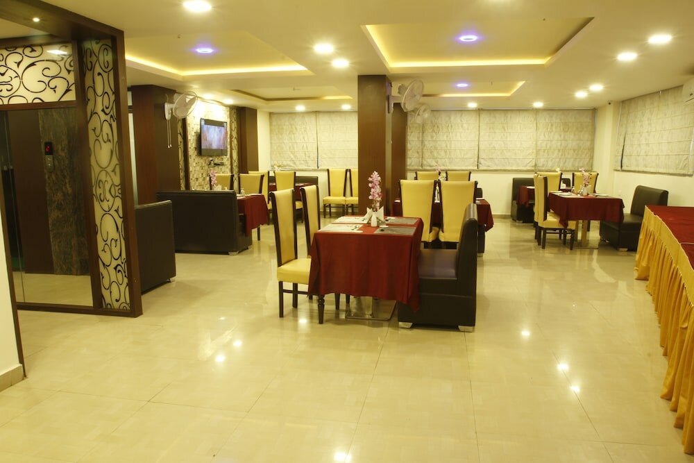 Фото Hotel Mercury Residency