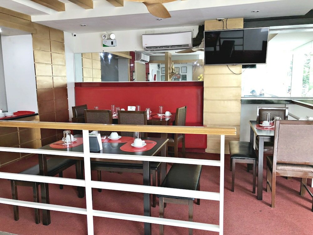 Фото Villa Rosita Hotel