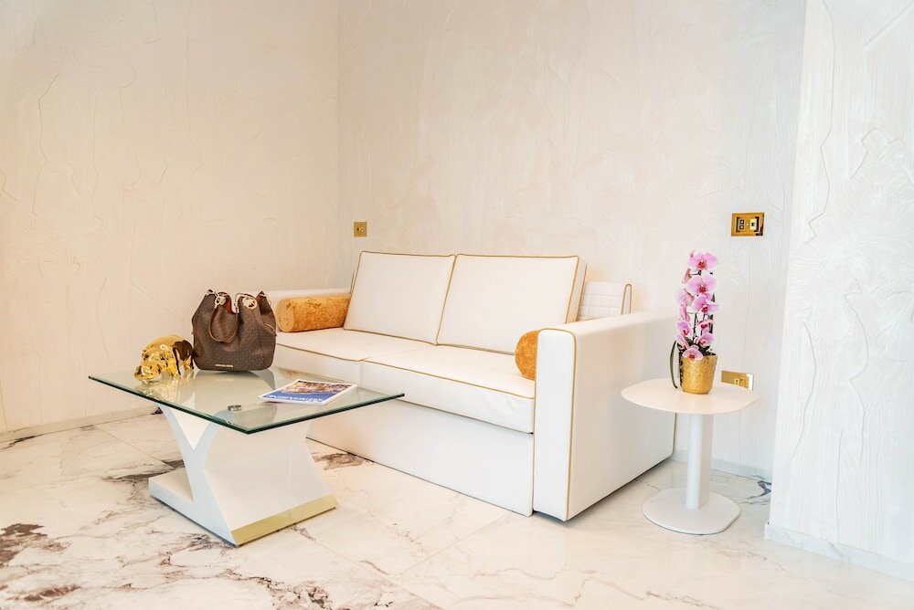 Фото The Promenade Luxury Wellness Hotel