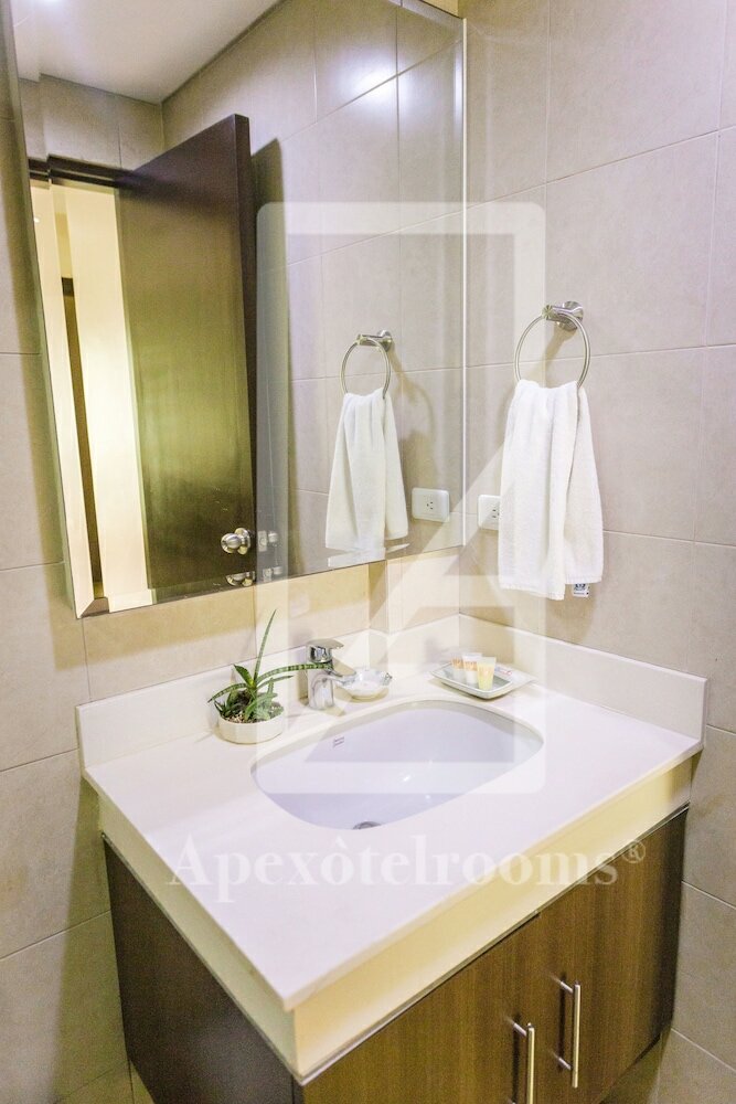 Фото Padgett Place - Deluxe Suites