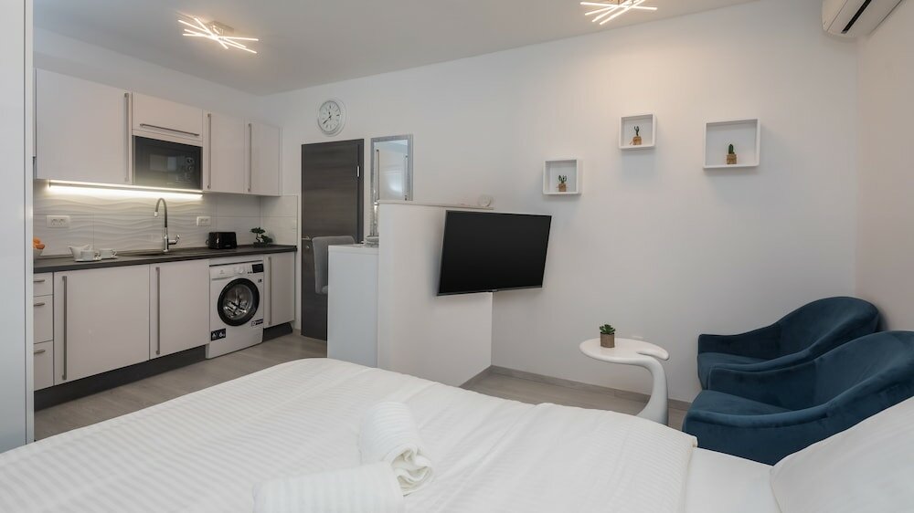 Фото Luxury Studios & Rooms Seven