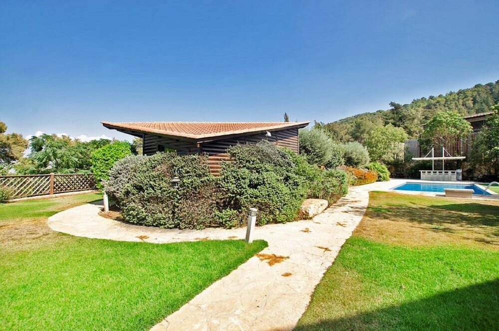 Фото A different little place